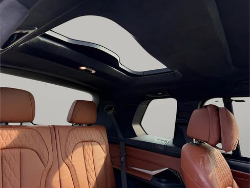 Used 2019 BMW X7 xDrive50i w/ M Sport Package image 53