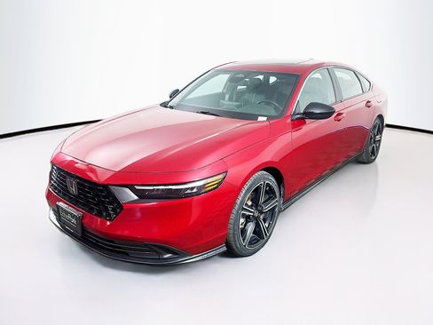 Used 2024 Honda Accord Sport image 3