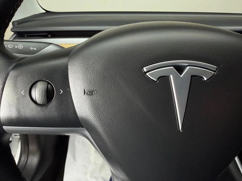 Used 2020 Tesla Model 3 Standard Range RWD image 27