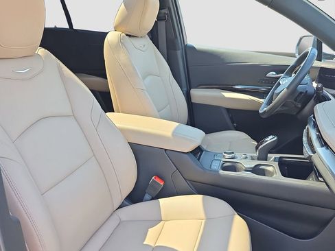 Used 2025 Cadillac XT4 Premium Luxury w/ Cold Weather Package image 19
