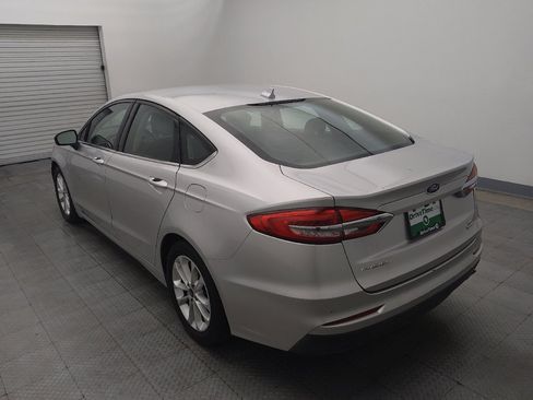 Used 2019 Ford Fusion SE FWD image 5