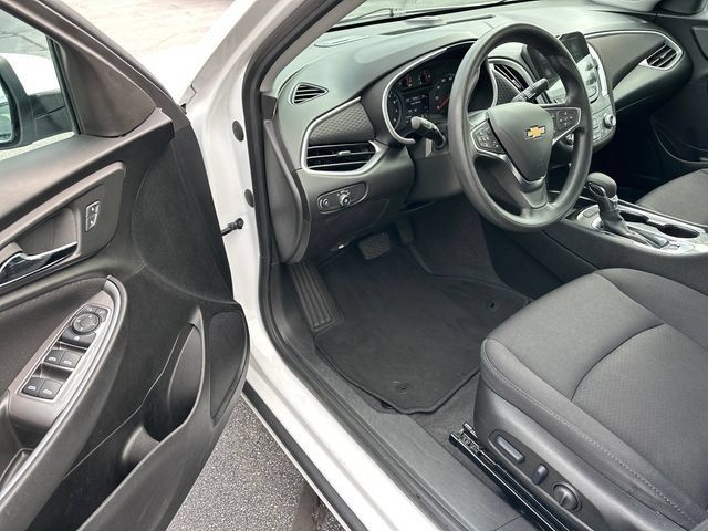 Used 2024 Chevrolet Malibu LT FWD image 11