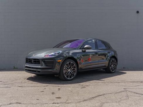 New 2026 Porsche Macan Turbo AWD/4WD image 1
