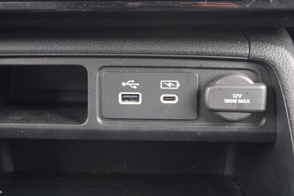 Certified 2025 Honda Pilot Touring image 31