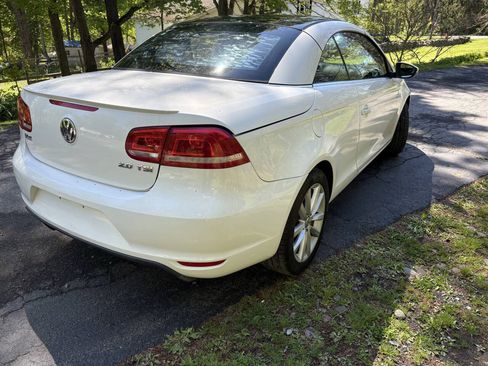 Used 2012 Volkswagen Eos Komfort FWD image 9