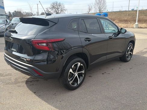 Used 2024 Chevrolet Trax RS w/ Driver Confidence Package FWD image 5