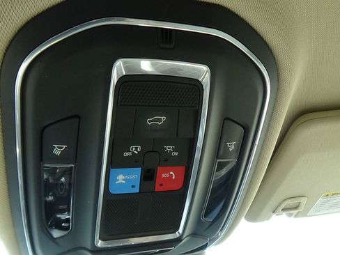 Used 2021 Jeep Grand Cherokee L Limited AWD/4WD image 28