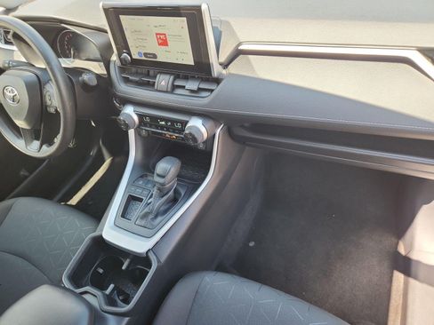 Used 2025 Toyota RAV4 XLE FWD image 9