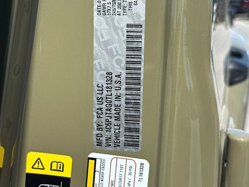 New 2026 Jeep Gladiator Sport AWD/4WD image 28