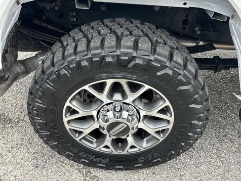 Used 2020 Ford F250 Lariat w/ Lariat Value Package image 6