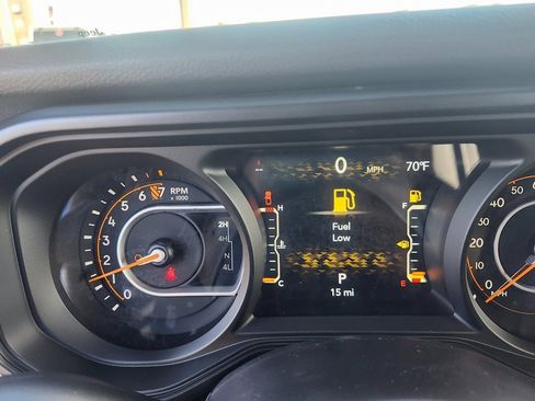 New 2025 Jeep Gladiator Sport image 15