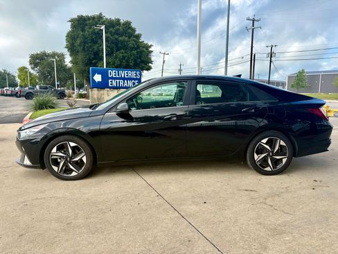 Used 2021 Hyundai Elantra Limited FWD image 8