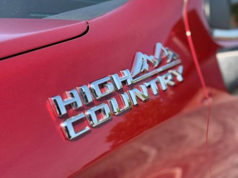 Used 2021 Chevrolet Silverado 1500 High Country w/ Technology Package AWD/4WD image 10