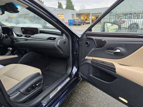 Used 2019 Lexus ES 300h image 10