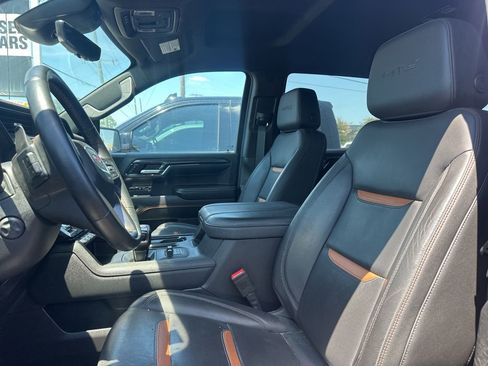 Used 2024 GMC Sierra 1500 AT4 w/ Technology Package AWD/4WD image 8