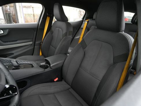 Used 2022 Polestar Polestar 2 Long Range Dual Motor w/ Performance Package image 17