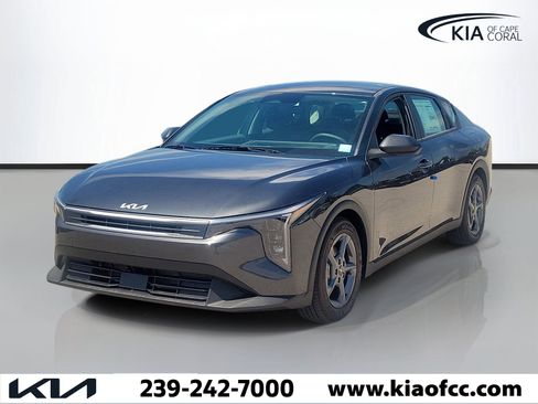 New 2026 Kia K4 FWD image 3
