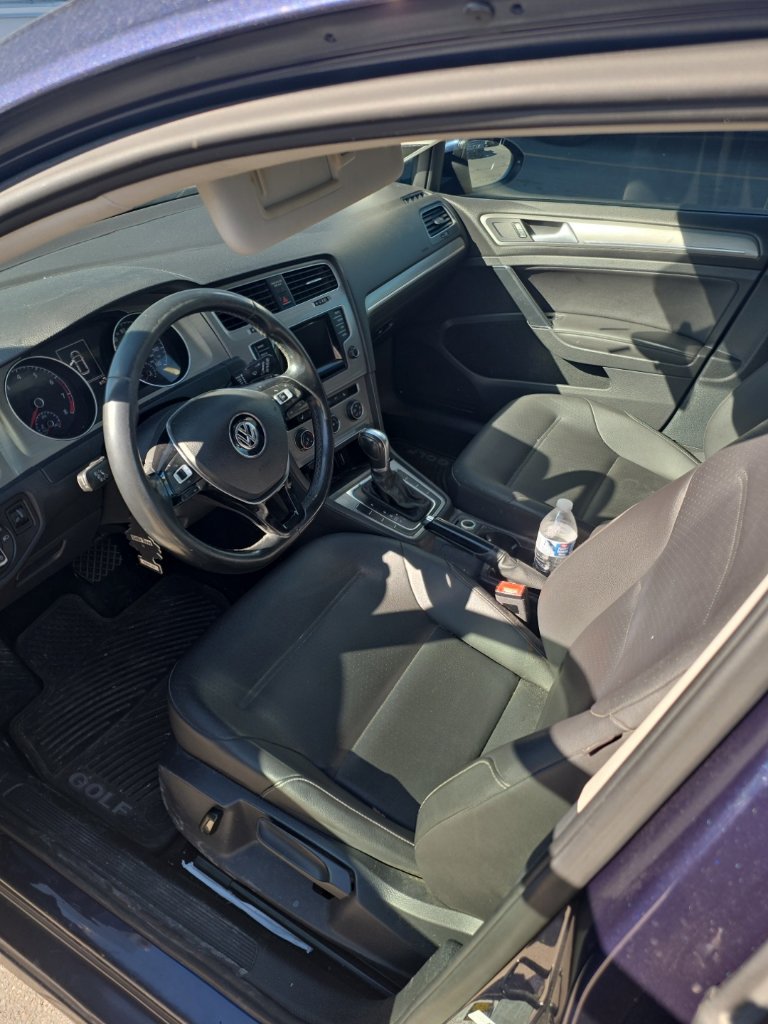 Used 2015 Volkswagen Golf 4-Door FWD image 8
