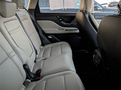 Used 2025 Lincoln Corsair Reserve w/ Equipment Group 202A image 6