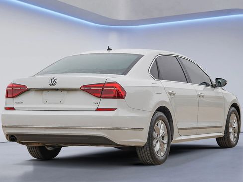 Used 2017 Volkswagen Passat 1.8T S image 12