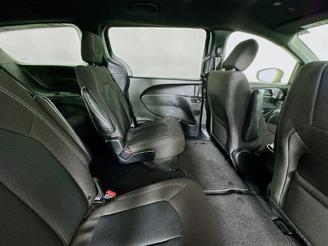 Used 2023 Chrysler Pacifica Touring FWD image 24