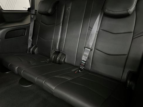 Used 2018 Cadillac Escalade Premium Luxury image 34