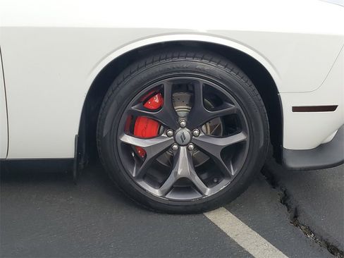 Used 2018 Dodge Challenger SXT Plus image 5