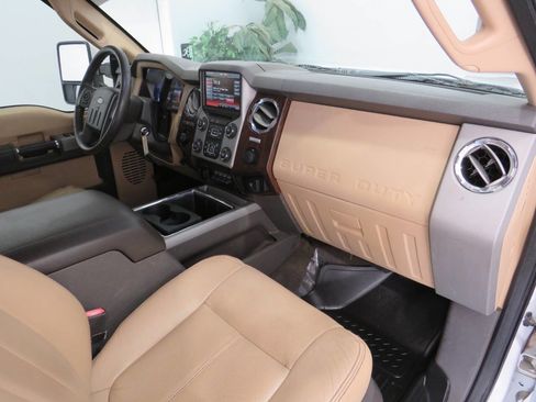 Used 2015 Ford F250 Lariat w/ Lariat Ultimate Package image 10