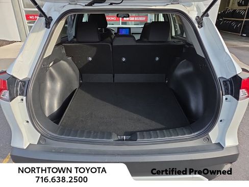 Used 2024 Toyota Corolla Cross LE image 10