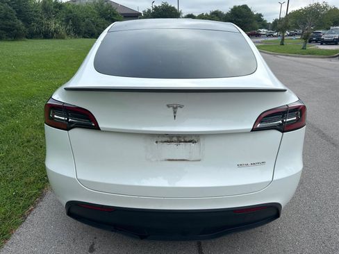 Used 2023 Tesla Model Y Performance AWD/4WD image 13
