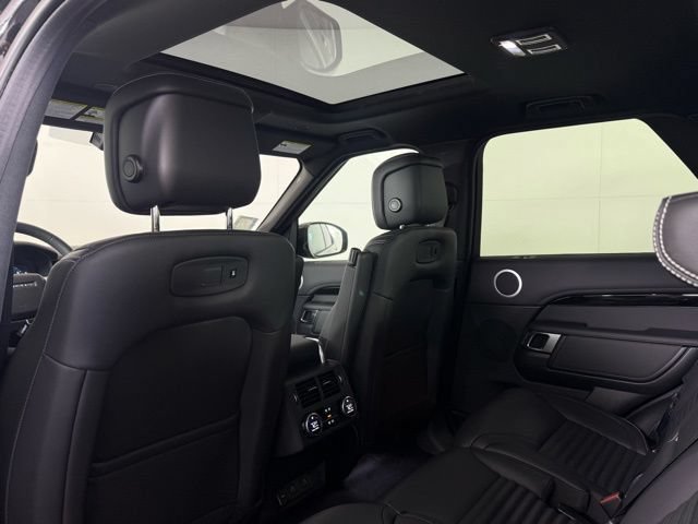 Used 2026 Land Rover Discovery S AWD/4WD image 22