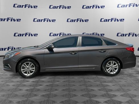 Used 2017 Hyundai Sonata SE FWD image 2
