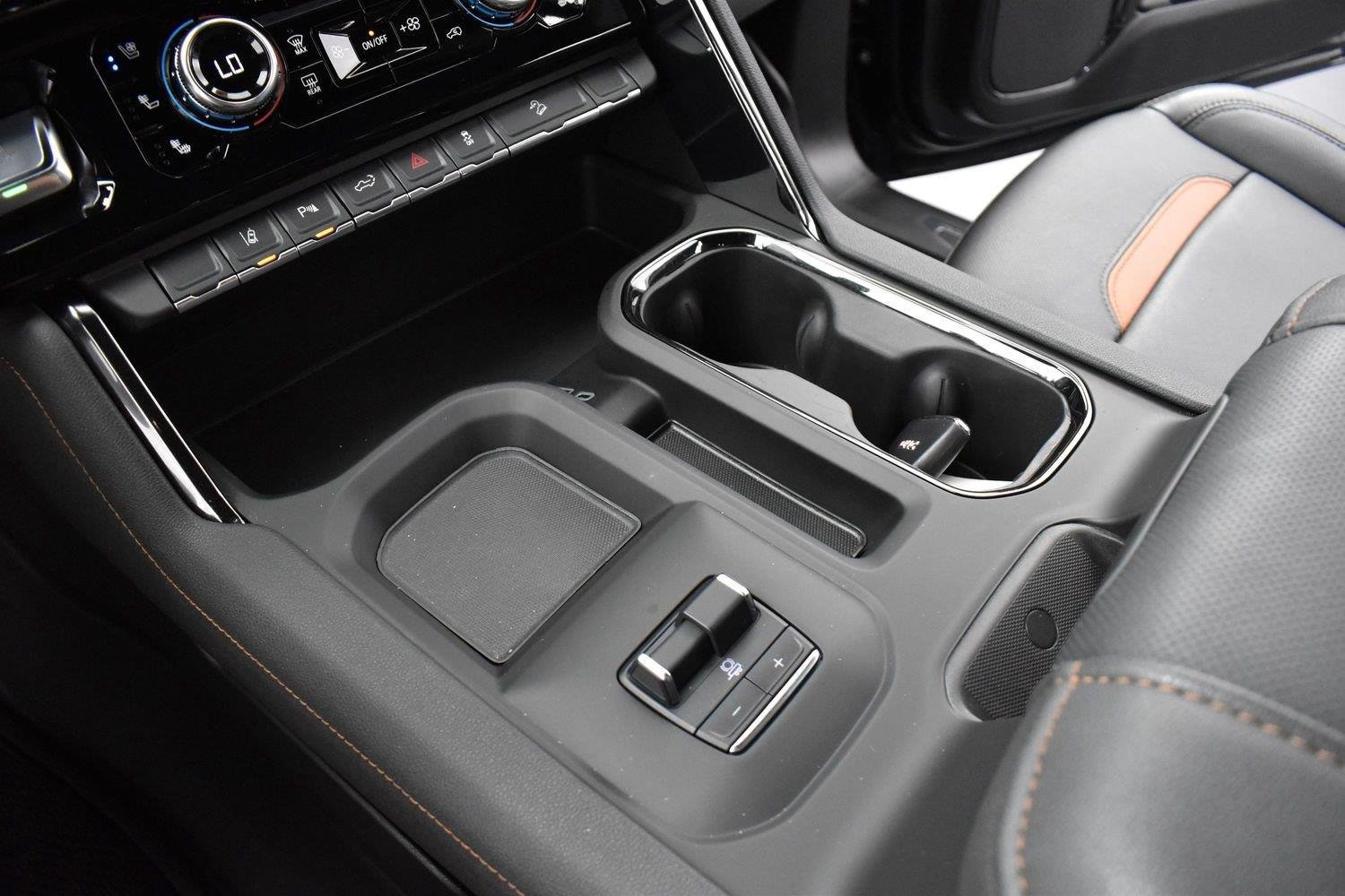 Used 2024 GMC Sierra 2500 AT4 w/ AT4 Premium Plus Package AWD/4WD image 24