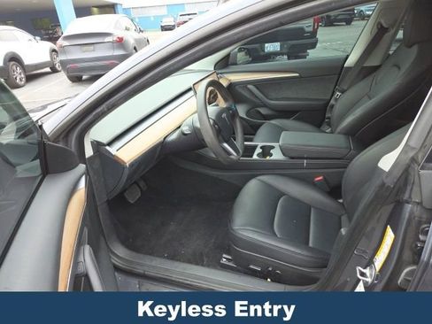 Used 2023 Tesla Model 3 Standard Range RWD image 9