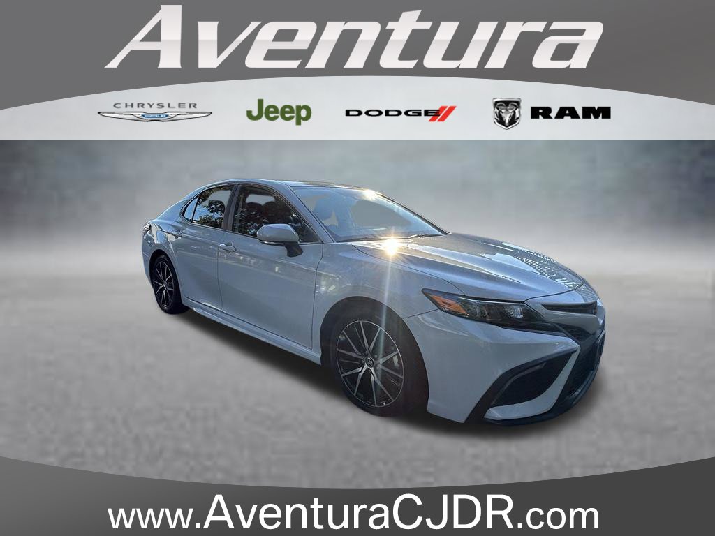 Used 2024 Toyota Camry SE w/ Cold Weather Package FWD 360° Tour