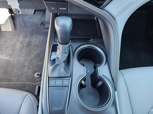 Used 2024 Toyota Camry SE image 23