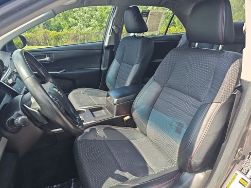 Used 2015 Toyota Camry SE FWD image 14