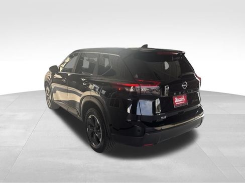 Used 2024 Nissan Rogue SV AWD/4WD image 3