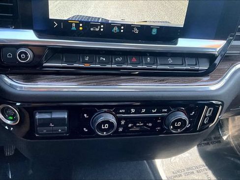 Used 2025 Chevrolet Silverado 2500 LT w/ Z71 Chrome Sport Edition AWD/4WD image 30