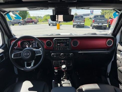 Used 2021 Jeep Wrangler Unlimited Rubicon AWD/4WD image 13