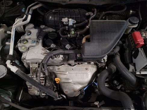 Used 2015 Nissan Rogue S FWD image 30