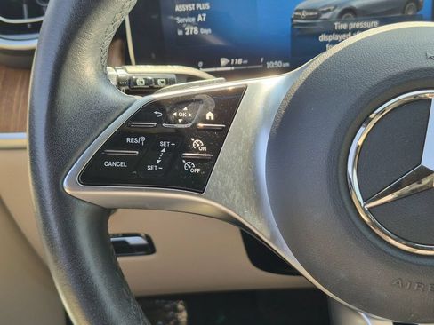 Used 2024 Mercedes-Benz GLC 300 4MATIC image 32
