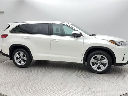 Used 2018 Toyota Highlander Limited image 9