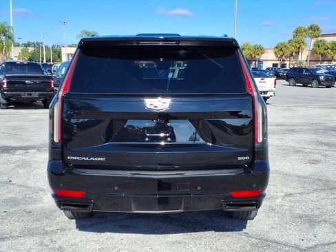 Used 2022 Cadillac Escalade ESV Sport Platinum image 6