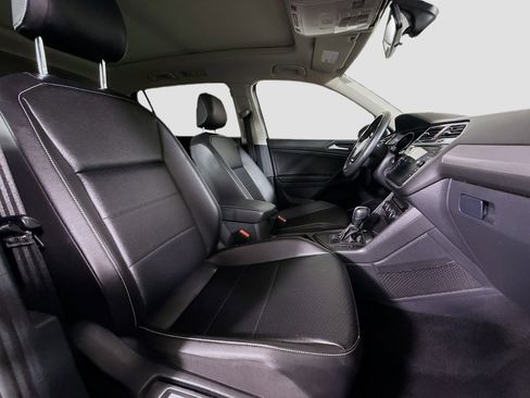 Used 2021 Volkswagen Tiguan SE FWD image 29