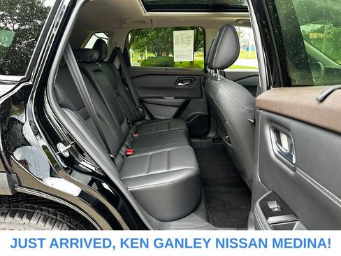 Certified 2023 Nissan Rogue SV w/ SV Premium B Package AWD/4WD image 19