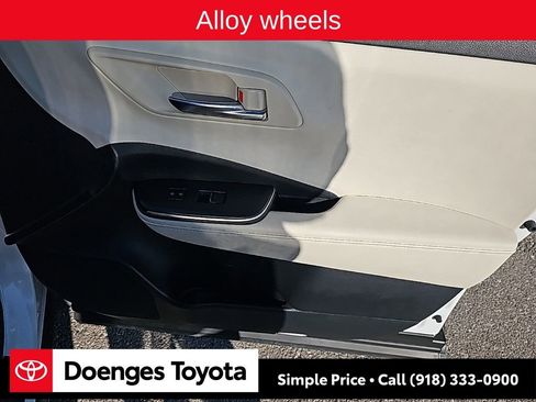 Used 2023 Toyota Crown Limited image 22