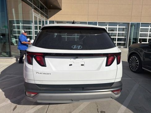 Used 2025 Hyundai Tucson SE image 11
