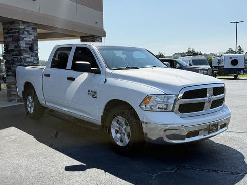 Used 2022 RAM 1500 Classic SLT RWD image 6