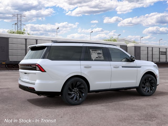 New 2027 Lincoln Navigator Reserve AWD/4WD image 6